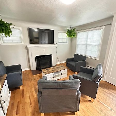 Charming 1930S Style Rustic Home Eugene Esterno foto