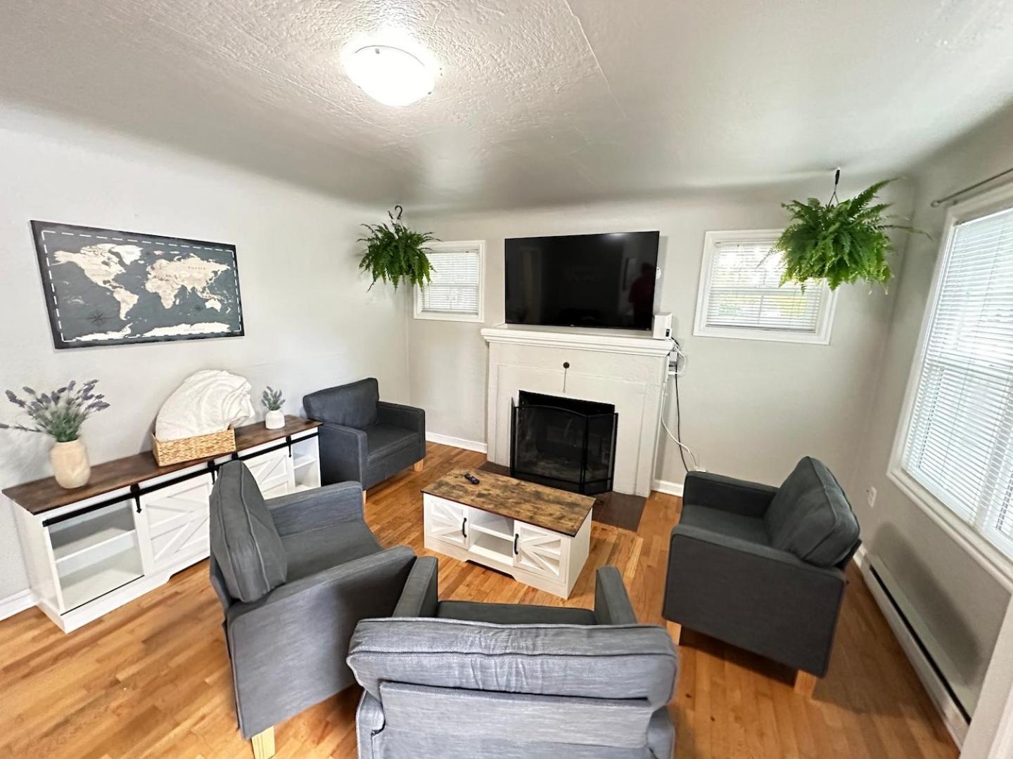 Charming 1930S Style Rustic Home Eugene Esterno foto